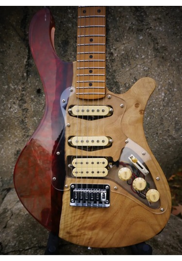Elektro Gitar Custom Epoksi & Yıllanmış Ağaç Kişiye Özel Kırmızı