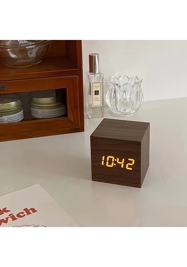 Dashanshop Ahşap 1 Adet Mini Dijital Sesle Çalışan Masa Alarm Saati 3 Alarm Ayarı Işık Usb Aaa Ahşap Rengi