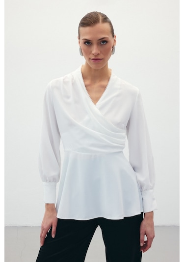 Sateen Boncuklu Yaka Kruvaze Bluz - Ekru-135913 Ekru