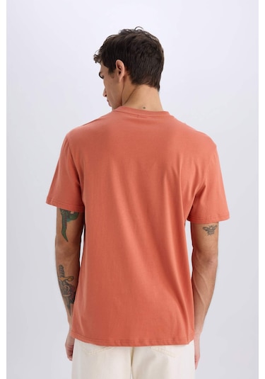 DeFacto %100 Pamuk New Regular Fit Bisiklet Yaka Basic Düz Kısa Kollu Tişört V7699AZ25SPOG350 DeFacto %100 Pamuk New Regular Fit Bisiklet Yaka Basic Düz Kısa Kollu Tişört V7699AZ25SPOG350