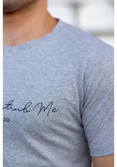 Erkek Gri El Yazısı İmza Baskı Normal Kesim Bisiklet Yaka Erkek T-shirt 22etsheyaz 001