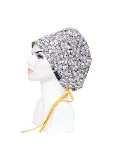 Tesettür Gri Papatyalar Desenli Cerrahi Bone Doktor Hemşire Sağlıkçı Bonesi Geniş Kesim