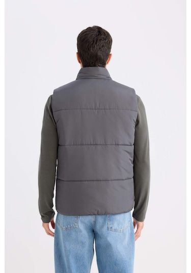 DeFacto Regular Fit Dik Yaka Fermuarlı Şişme Yelek D6286AX25SPAR104