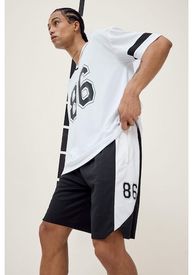 DeFactoFit Hızlı Kuruyan Standart Fit Sporcu Kısa Paça Şort E4127AX25SMBK81