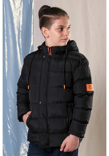 Kapüşonlu İçi Polar Astarlı Erkek Çocuk Şişme Mont Siyah