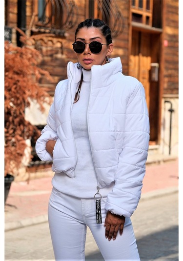 Kadın Beyaz Dik Yaka Su Geçirmez Fermuar Kapamalı Kısa Şişme Mont