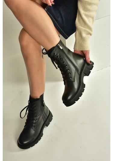 Fox Shoes V555589103 Siyah Hakiki Deri Bağcıklı Postal Bot Siyah