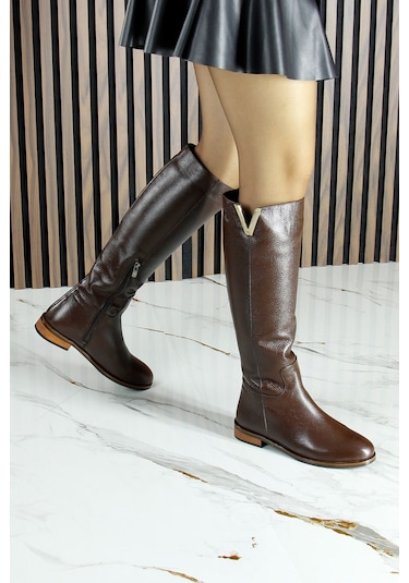 Erkan Saçmacı Kahverengi Hakiki Dana Derisi Metal Aksesuarlı Fermuarlı Yuvarlak Burun Kalın Topuklu Çizme Kahverengi Erkan Saçmacı Kahverengi Hakiki Dana Derisi Metal Aksesuarlı Fermuarlı Yuvarlak Burun Kalın Topuklu Çizme Kahverengi