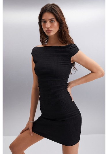 Innsa Kadın Bürümcük 3 Boyutlu Kumaşlı Tek Omuzlu Bodycon Siyah Elbise