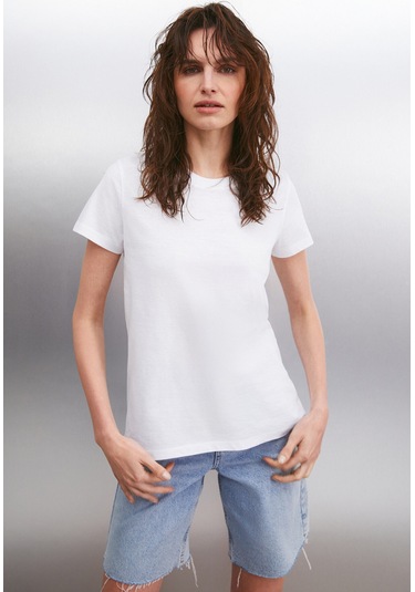 Samantha Kadın %100 Organik Pamuklu Comfort Fit Arkası Uzun Basic Örme Beyaz T-shirt
