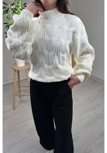 Explode - Kadın Beyaz Yarım Boğazlı Örgülü Oversize Triko Kazak Beyaz