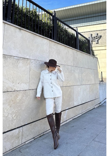 Kadın Ekru Uzun Kol, Çift Cepli, Eteği Oval Kesim, Kaşe Gömlek Ceket Ekru