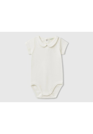 Bebek Beyaz Logo İşlemeli Çıtçıtlı Bebe Yakalı Kısa Kollu Body Beyaz