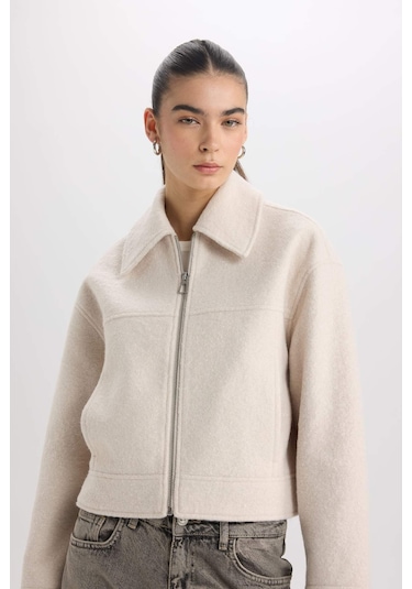 DeFacto Su İtici Regular Kalıp Polo Yaka Fermuarlı Cepli Kısa Kaşe Ceket C0935AX25SPER238 Ekru