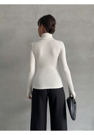 Kadın Parmak Detaylı Balıkçı Yaka Soft Bluz Ekru