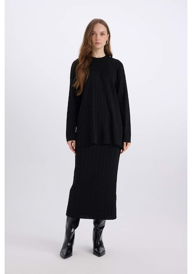 DeFacto Regular Fit Basic Düz Maxi Triko Etek E0936AX24WNBK81 Siyah DeFacto Regular Fit Basic Düz Maxi Triko Etek E0936AX24WNBK81 Siyah