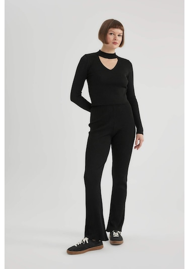 DeFacto Ribana Pantolon Flayer İspanyol Paça Yüksek Bel B3820AX23WNBK27 DeFacto Ribana Pantolon Flayer İspanyol Paça Yüksek Bel B3820AX23WNBK27