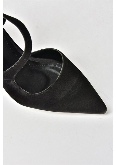 Fox Shoes Siyah Saten Kumaş Sivri Burun Kadın Topuklu Ayakkabı K4