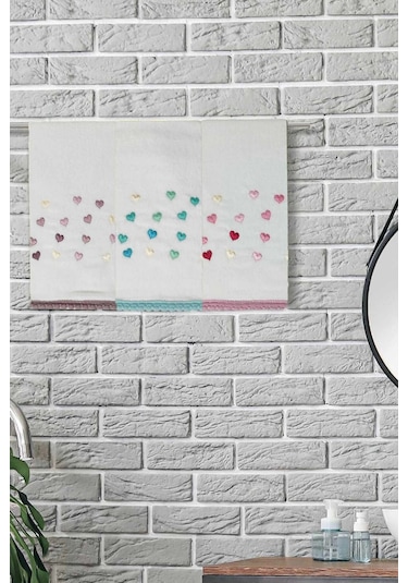 3 Lü Renkli Kalpli Su Taşı Kenar İşlemeli Havlu Seti 50x90 Cm Çok Renkli