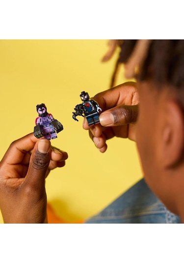 Lego Minifigures Örümcek Adam: Örümcek Evrenine Geçiş 71050- 5+ Çocuklar İçin Yapım Oyuncağı 8p