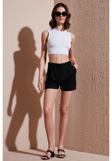 Lela Kırçıllı Regular Fit Cepli Kısa Bayan Şort 5866201 Siyah