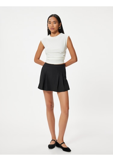 Koton Mini Pileli Şort Etek Slim Fit Standart Bel Siyah 4sak10599ek Siyah Koton Mini Pileli Şort Etek Slim Fit Standart Bel Siyah 4sak10599ek Siyah