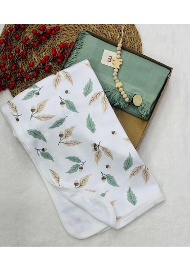 Müslin Battaniye Ve Pamuk Battaniye + Emzik Askısı Hediyeli Kutulu Haki & Yaprak