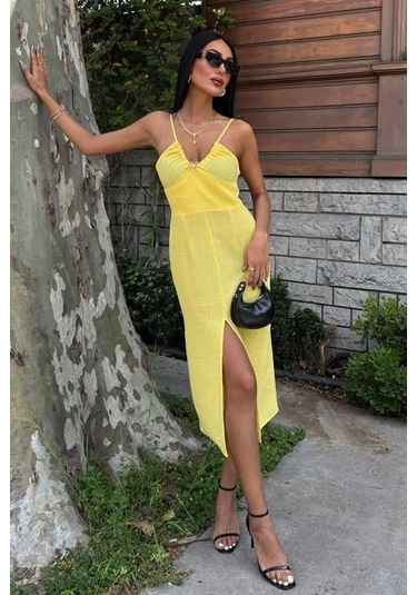 Göğsü Aksesuarlı Önü Yırtmaçlı Elbise 2899 Altın