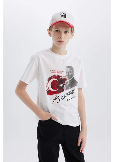 DeFacto Erkek Çocuk Bisiklet Yaka Atatürk Baskılı Kısa Kollu Tişört E0812A825SMWT34