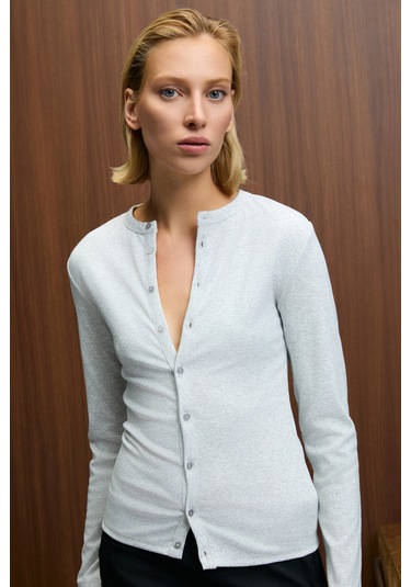 TALUVIA Kadın Esnek Kumaşlı Vücuda Oturan Slim Fit Düğmeli Grimelanj Bluz