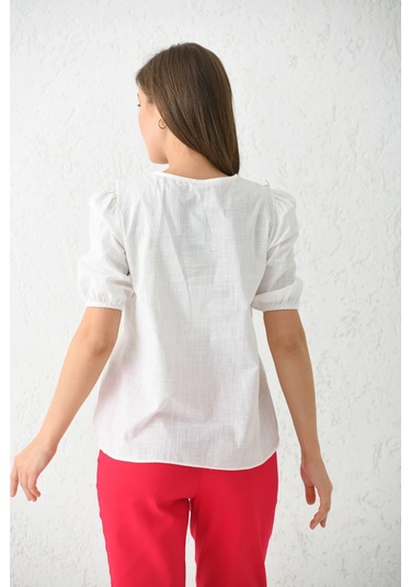 Kadın Bisiklet Yaka Balon Kol Nakış Detylı Volanlı Dokuma Yazlık Bluz Ekru