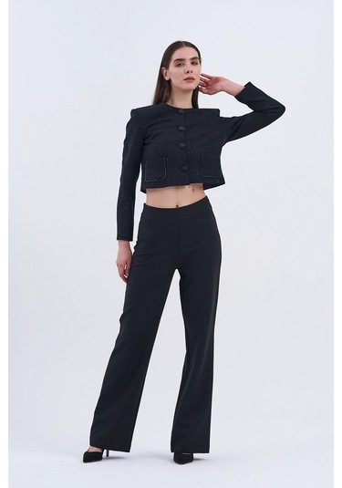 Trend Kadın Şıklığın En Modern Hâli İle Tanışın Yeni İkili Takım Siyah