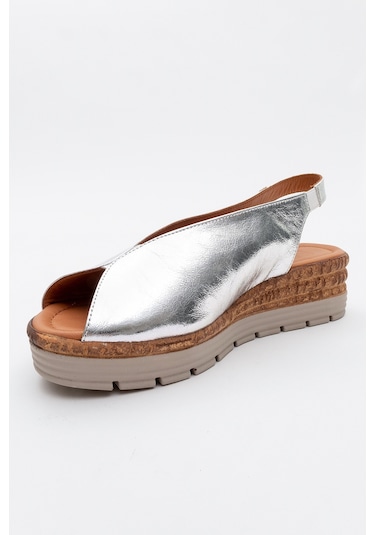 Blom Gümüş Hakiki Deri Kadın Dolgu Topuk Sandalet Gümüş