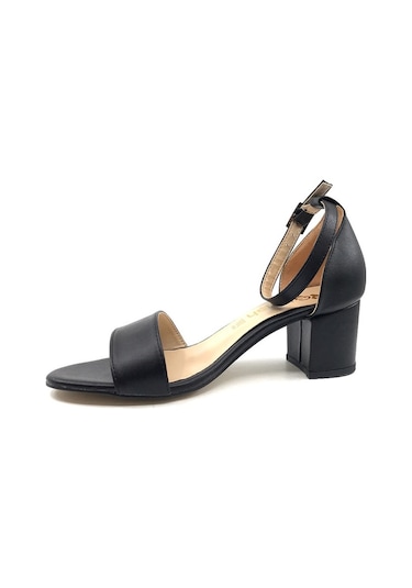 Ayakkabımood Gizzah Siyah 5Cm Bayan Tek Bant Topuklu Ayakkabı