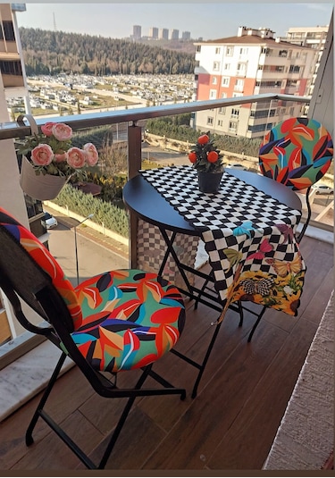 Renkli Yapraklı Metal Bahçe Takımı - 4 Sandalye + 1 Masa