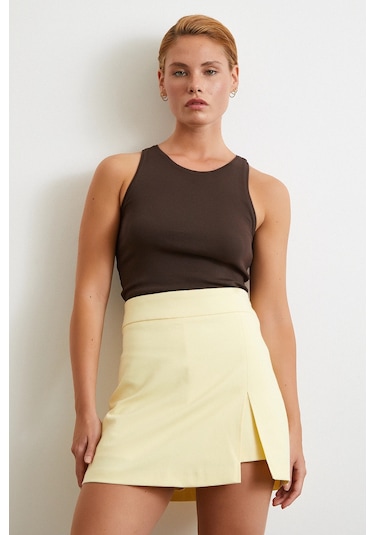 Yırtmaçlı Şort Etek Sarı Sarı