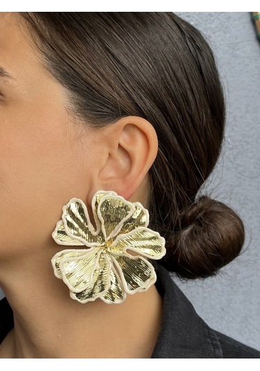 Beyaz Ve Altın Desenli Büyük Yaprak Küpe Çok Renkli