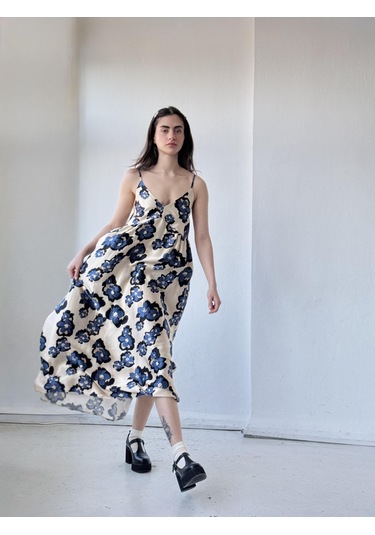 Retrobird Tasarım June Saten Yüzeyli Askılı Yırtmaçlı Elbise Kadın Krem-13780 KREm