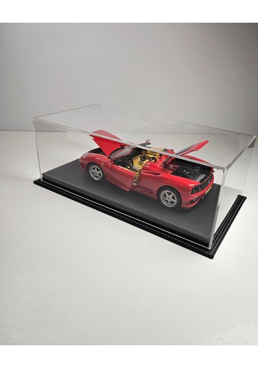 1:18 Model Araçlar İçin Siyah Deri Tabanlı Pleksi Case