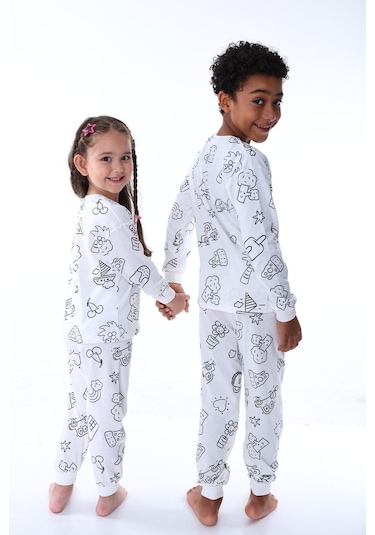 Zuzunga En Sevimli Figürleri Özel Kalemi İle Boyanabilir Çocuk Pijama Takımı - Yıkama Sonrası Leke Bırakmaz - Beyaz Zuzunga En Sevimli Figürleri Özel Kalemi İle Boyanabilir Çocuk Pijama Takımı - Yıkama Sonrası Leke Bırakmaz - Beyaz