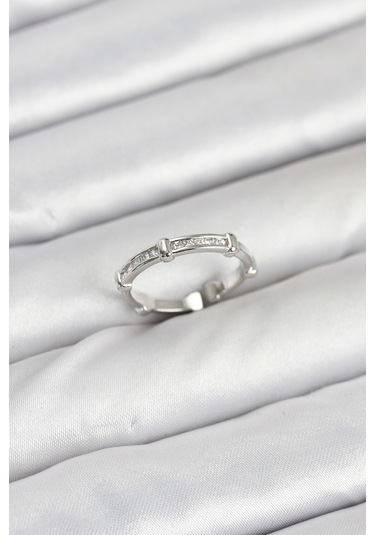 Pirinç Gümüş Renk Kemik Model Zirkon Taşlı Kadın Yüzük Çok Renkli