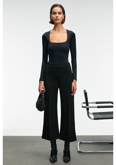 ZAFEEA Kadın Havuz Yakalı Esnek Kumaşlı Çıtçıtlı Siyah Bluz