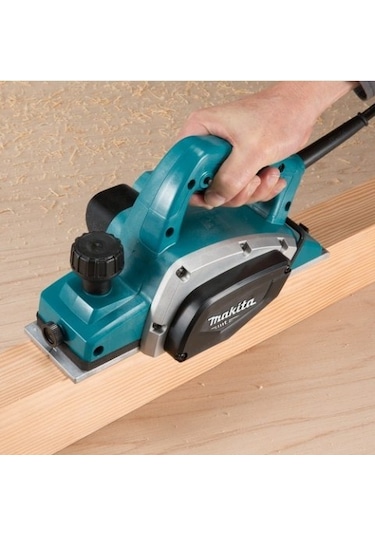 Makita M1902B 82 MM  Planya