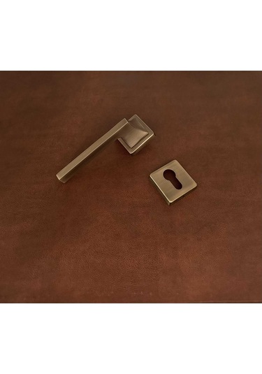 Karo Mat Antik Sarı Kare Rozetli Zamak Çelik Kapı Kolu Sol Basar Tek Yön