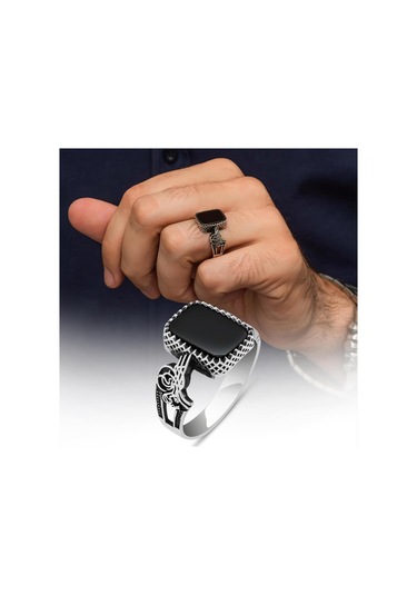 Siyah Oniks Taşlı Tuğra Motifli 925 Gümüş Erkek Yüzük Beyaz