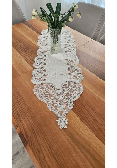 Kalp Desen Fransız Dantelli Keten Gardeya Lüks Runner