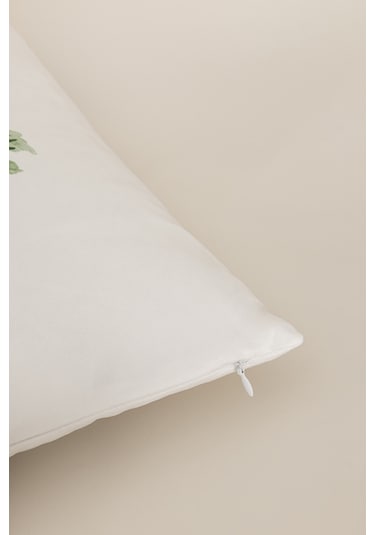 Charm Renkli Geyik Baskılı Beyaz Kırlent 43x43 35257a Beyaz