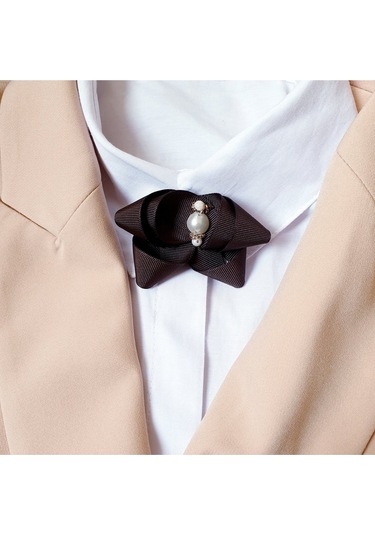 Pegu Lux Kurdele İncili Aksesuarlı Kahverengi Yaka Gömlek Ceket Broş, Yaka İğnesi 48 Kahverengi