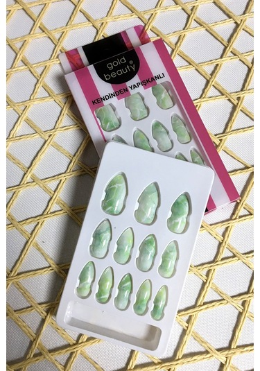 Gold Beauty Kendinden Yapışkanlı Tırnak