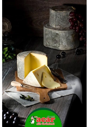 Acar Süt Ürünleri Yıllanmış Eski Kars Kaşarı 1 KG